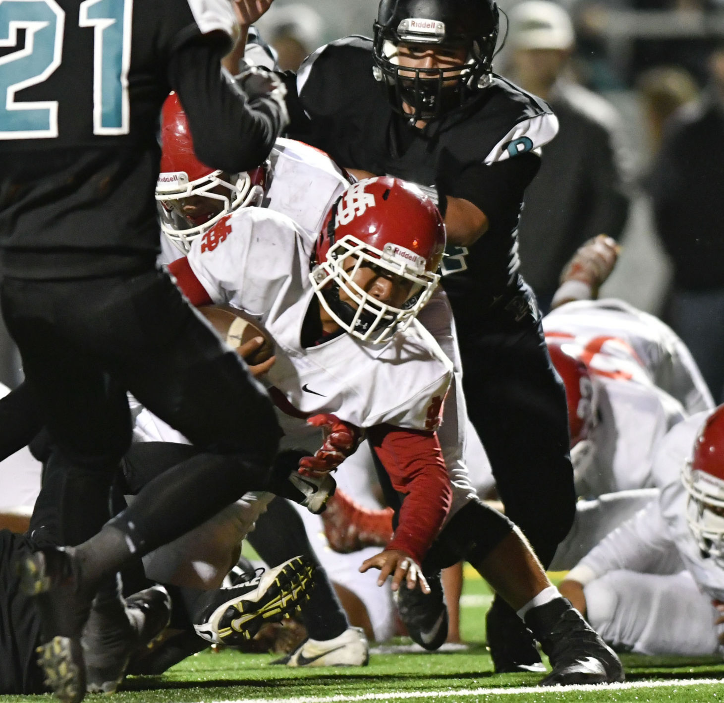092217 SM PV football 02.jpg